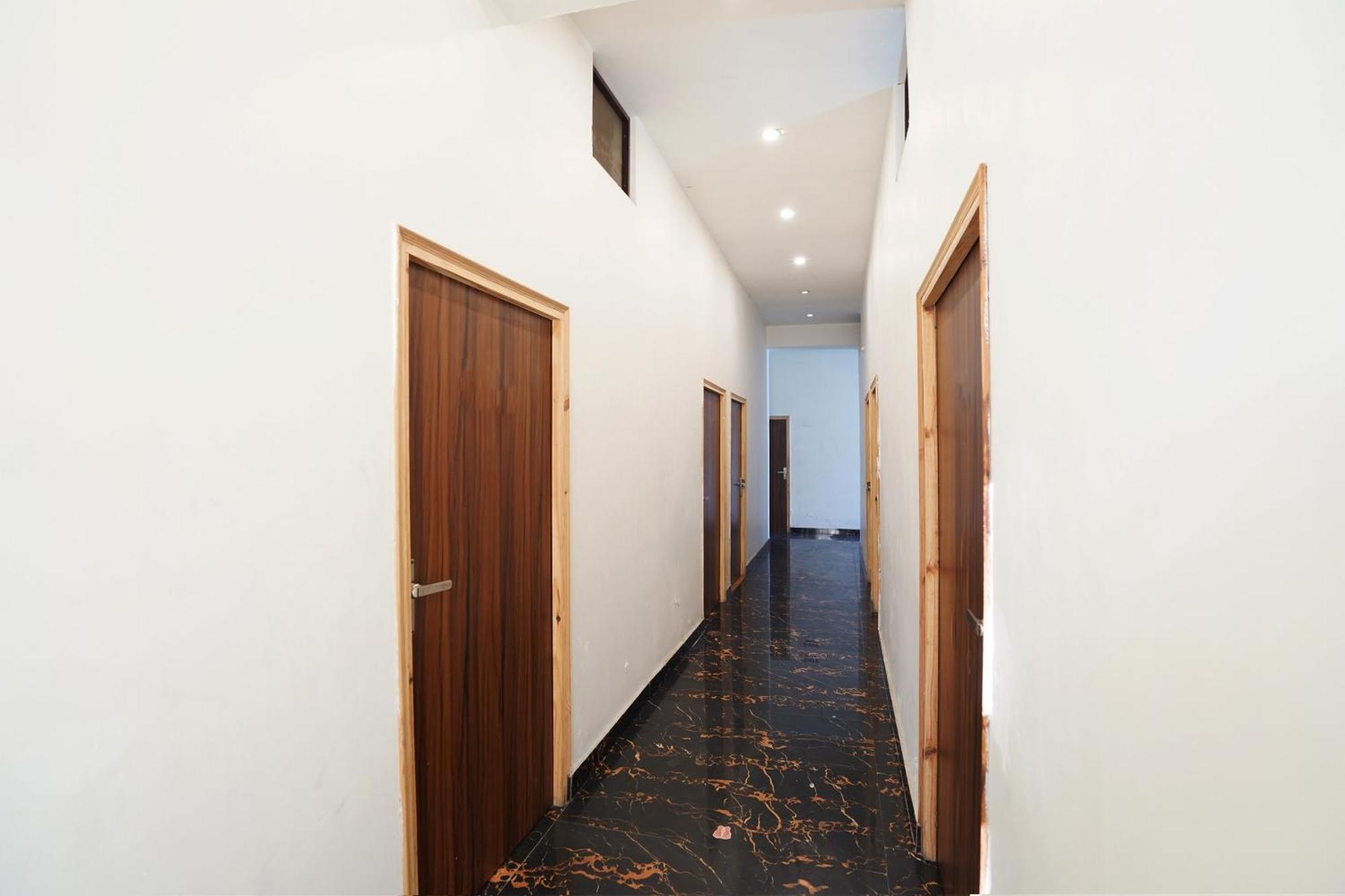 Hotel O R G Farm House Meerut Extérieur photo