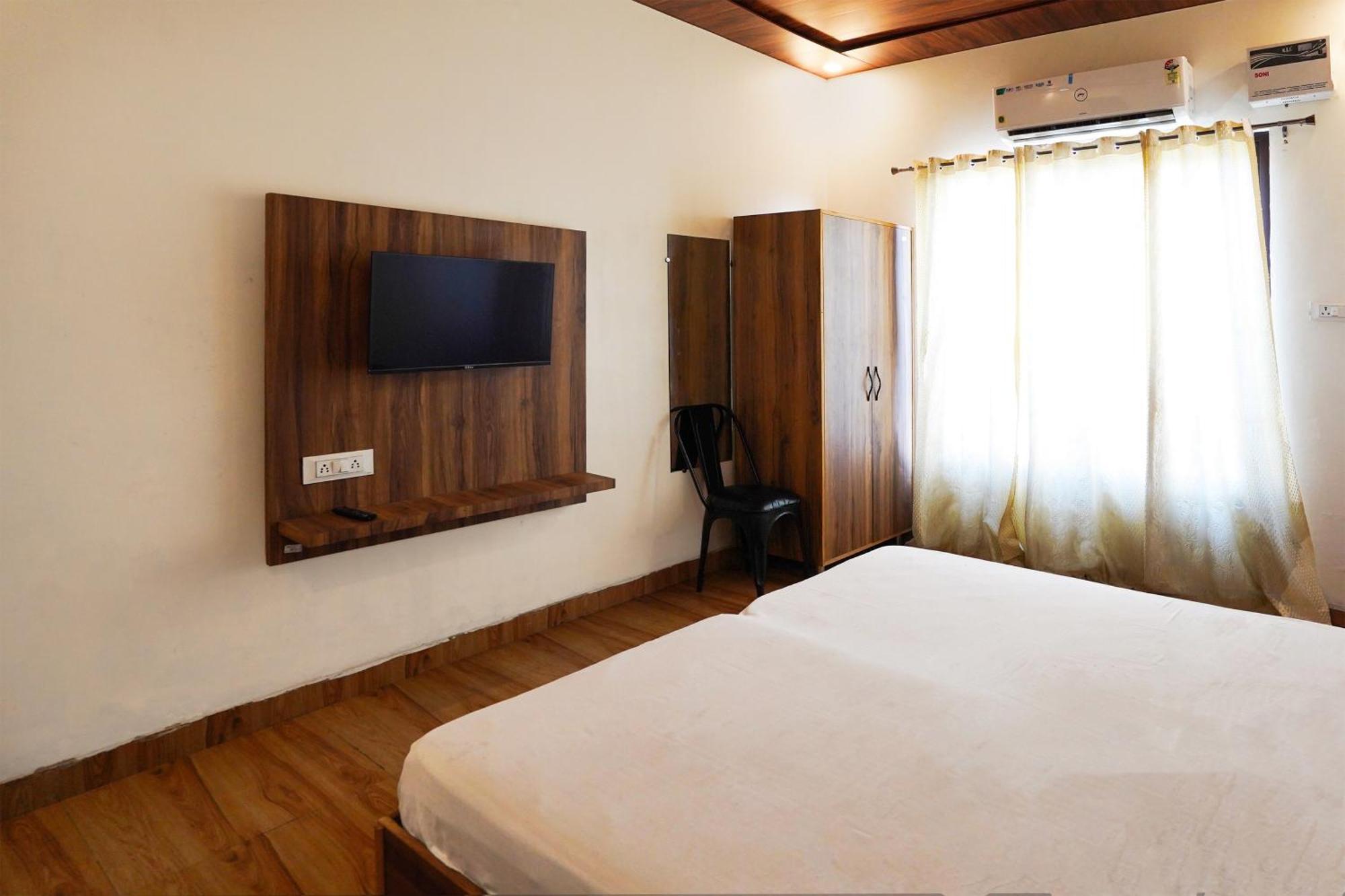 Hotel O R G Farm House Meerut Extérieur photo