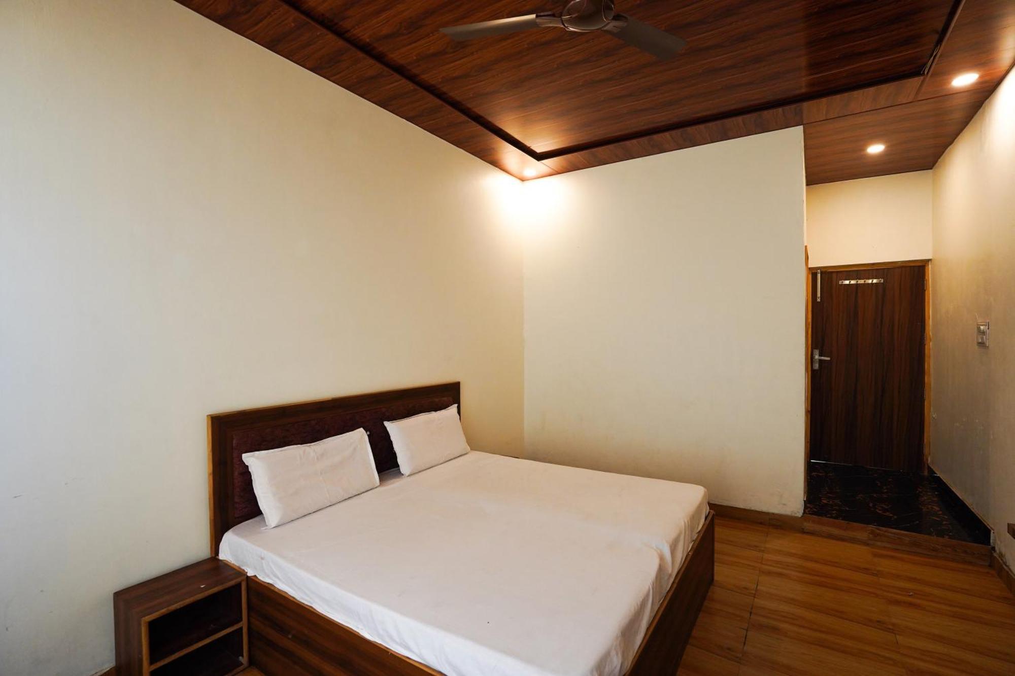 Hotel O R G Farm House Meerut Extérieur photo