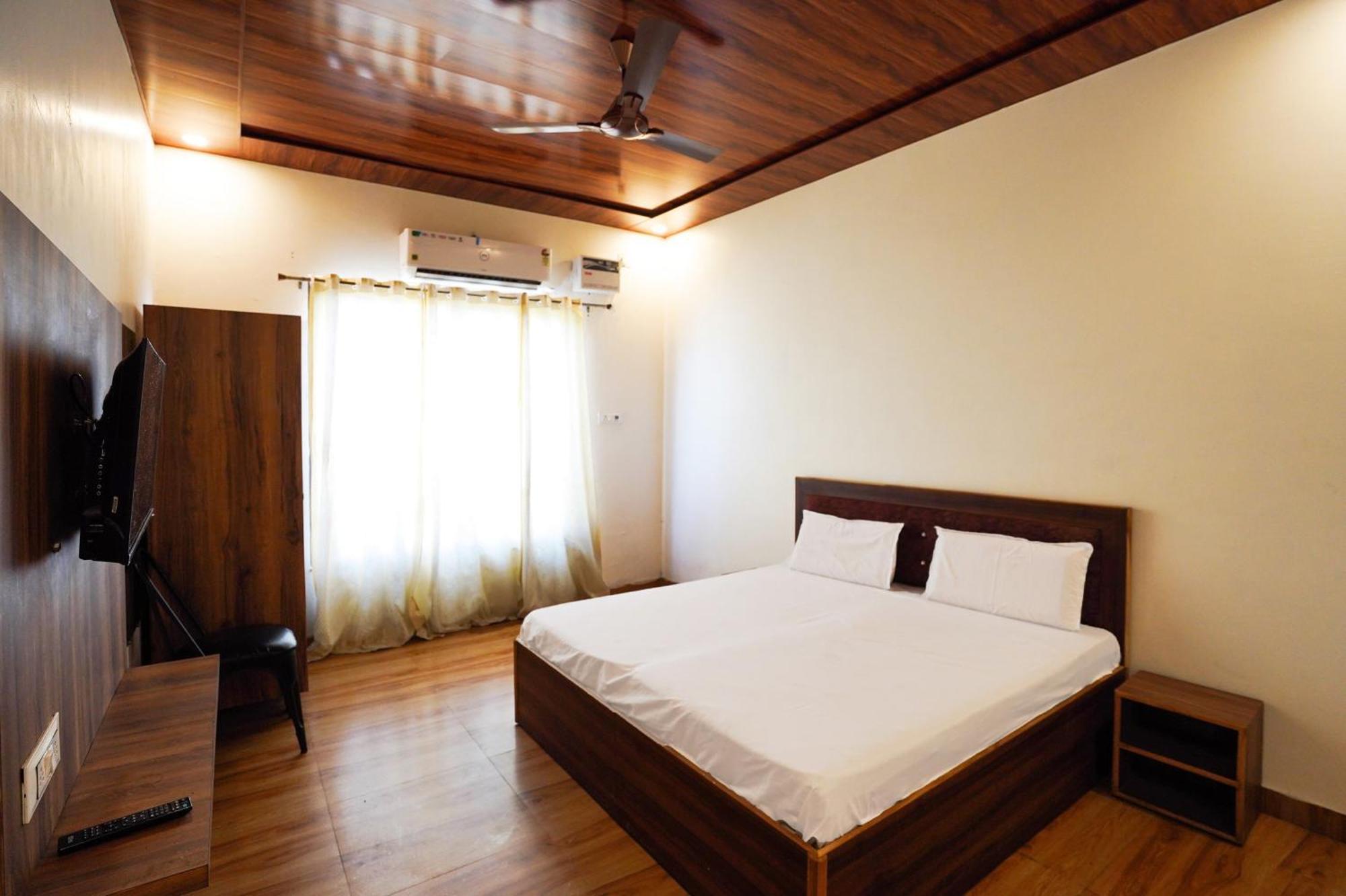Hotel O R G Farm House Meerut Extérieur photo